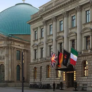 Rocco De Rome ***** Berlin